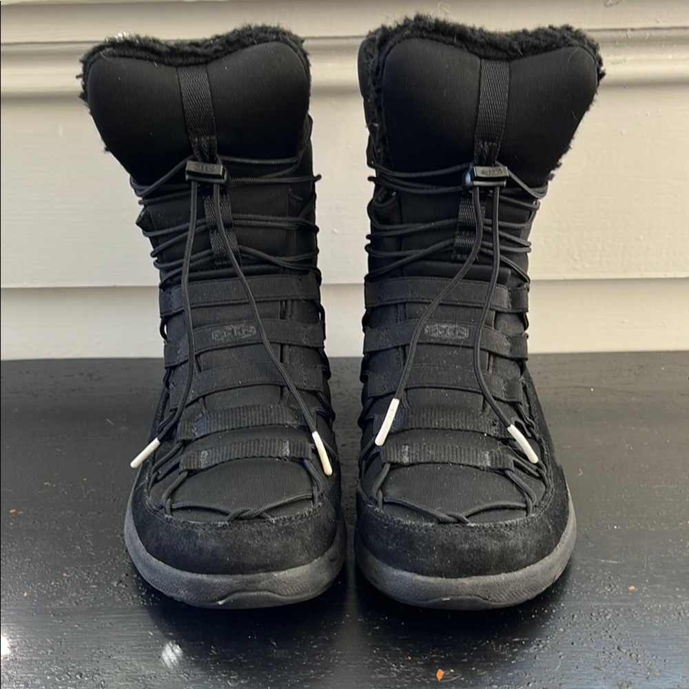 Keen Insulated Women's Black Winter Boots